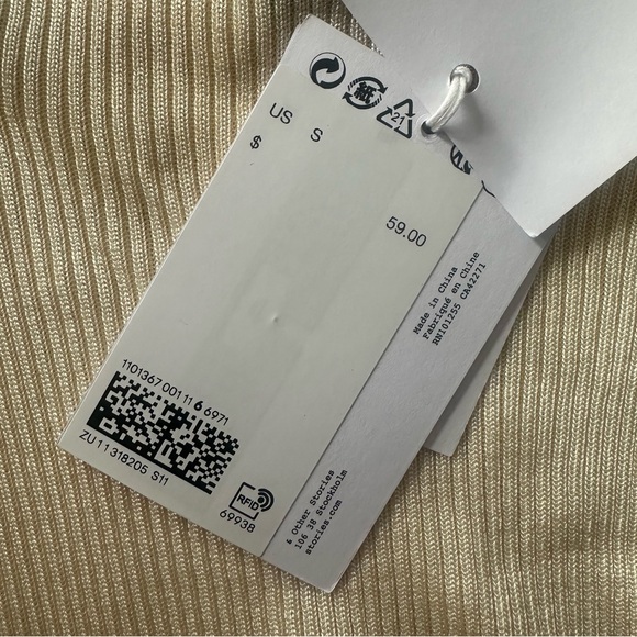 And other stories sleeveless turtleneck top - Picture 3 of 3